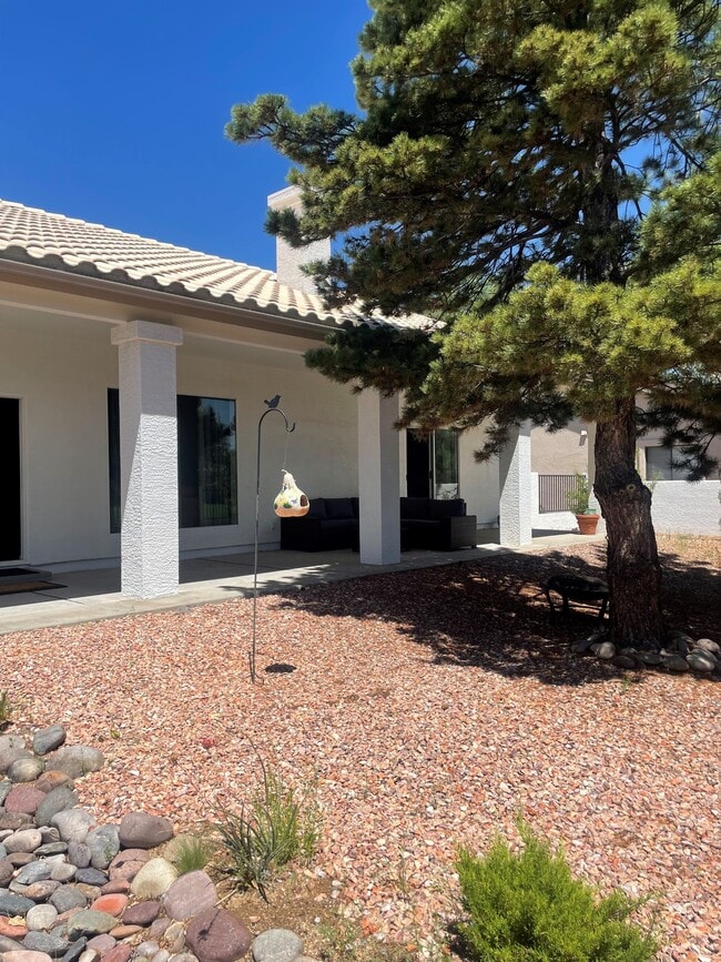 Building Photo - 5675 Hole in 1 Dr