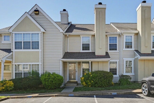 Building Photo - Updated 2BR Home Near Transit with Private Fenced Yard in Newport News