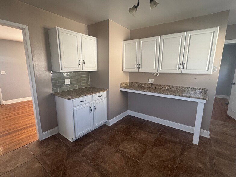 Building Photo - 2666 Shrewsbury Rd