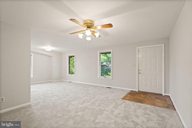 Building Photo - 318 Evergreen Mills Rd