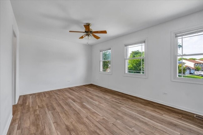 Building Photo - 1426 Walnut Cir