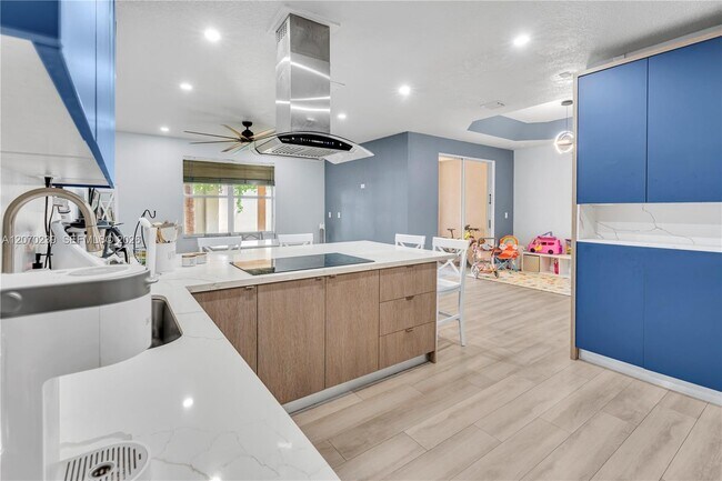 Building Photo - 11369 NW 73rd Terrace
