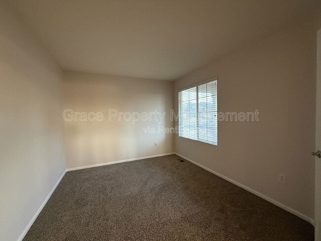 Building Photo - 10533 Joplin St