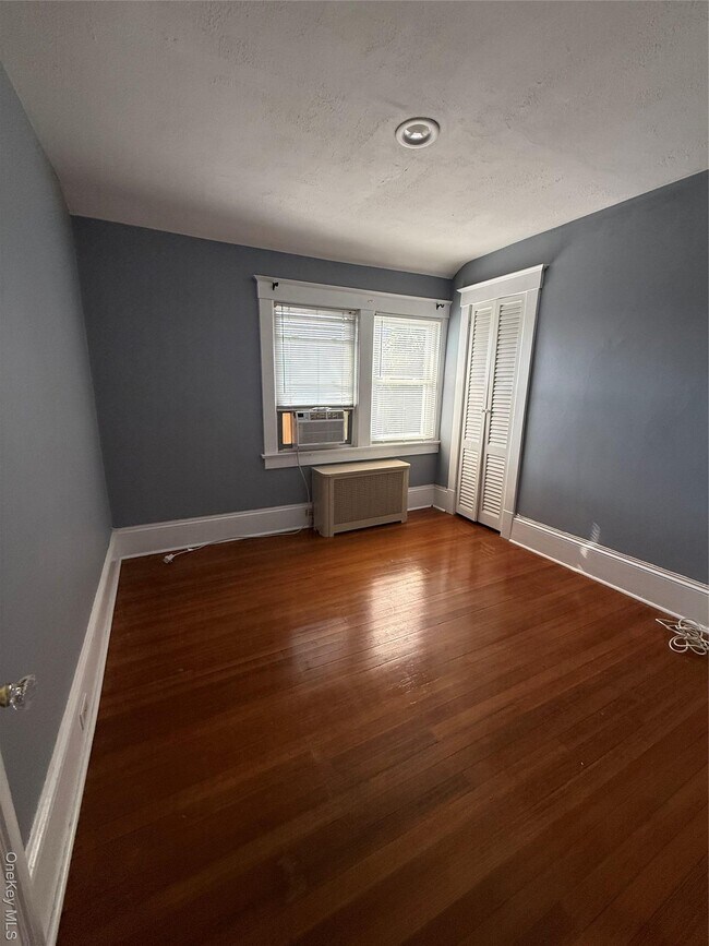 Building Photo - 15 Maple Grove St