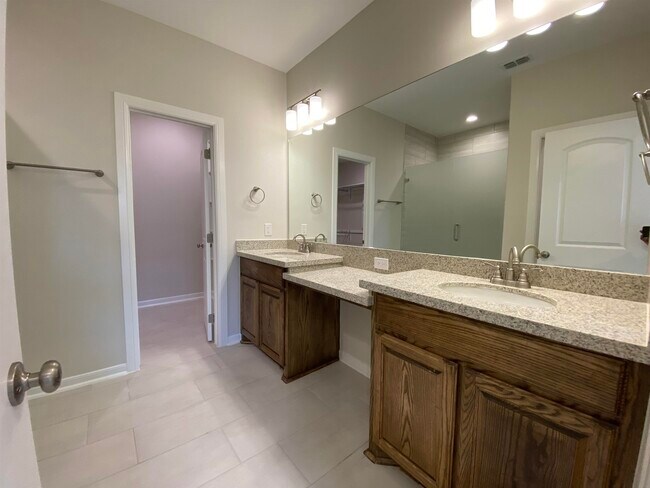 Building Photo - 1426 Key Deer Dr