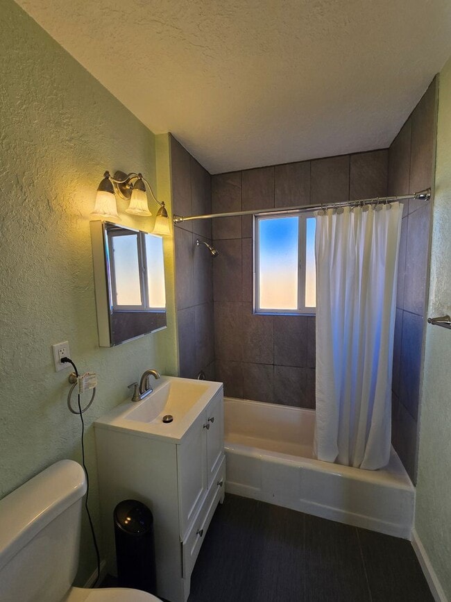 Building Photo - Pet Friendly & Steps Away From Idlewild Park and River!