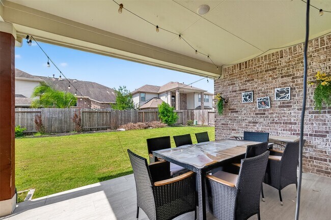 Building Photo - 2314 Trocadero Ln