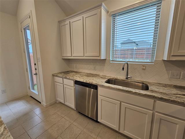 Building Photo - 3915 Chesapeake Ln