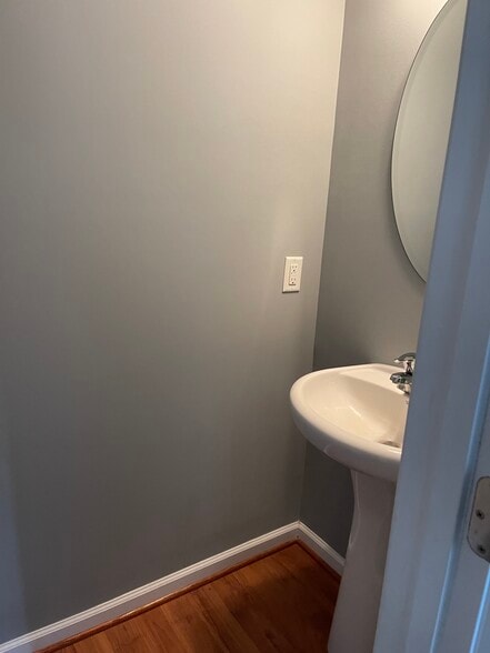 Guest Bath downstairs - 194 Chapel Lk S