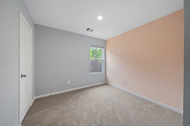 Building Photo - 17038 Marie Vlg Dr