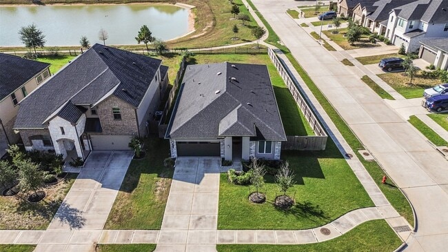 Building Photo - 28635 Hazel Trl