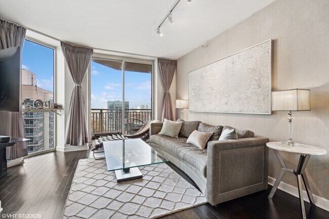 Building Photo - 645 N Kingsbury St