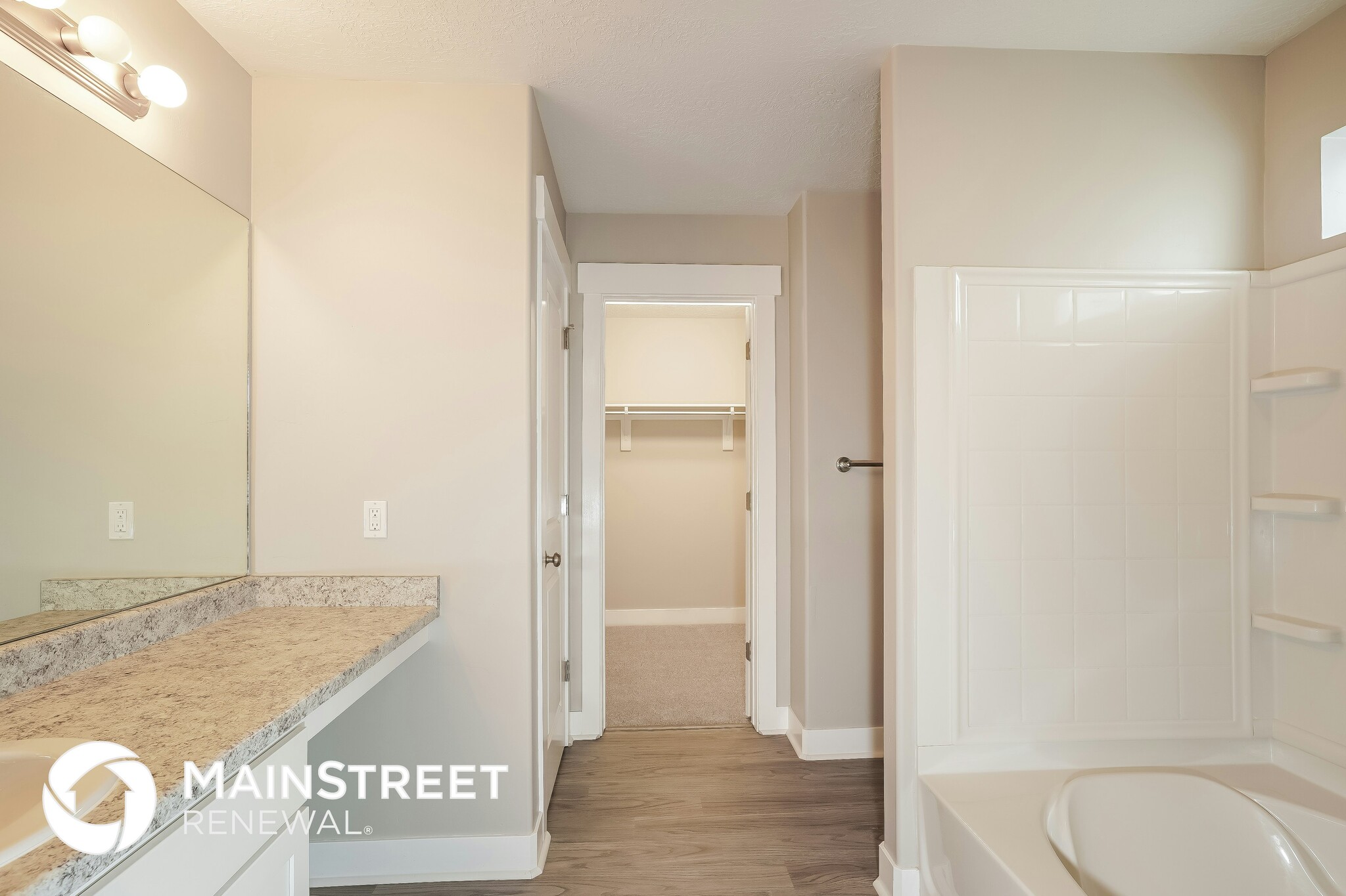 Building Photo - 3562 Bridgeview Ln