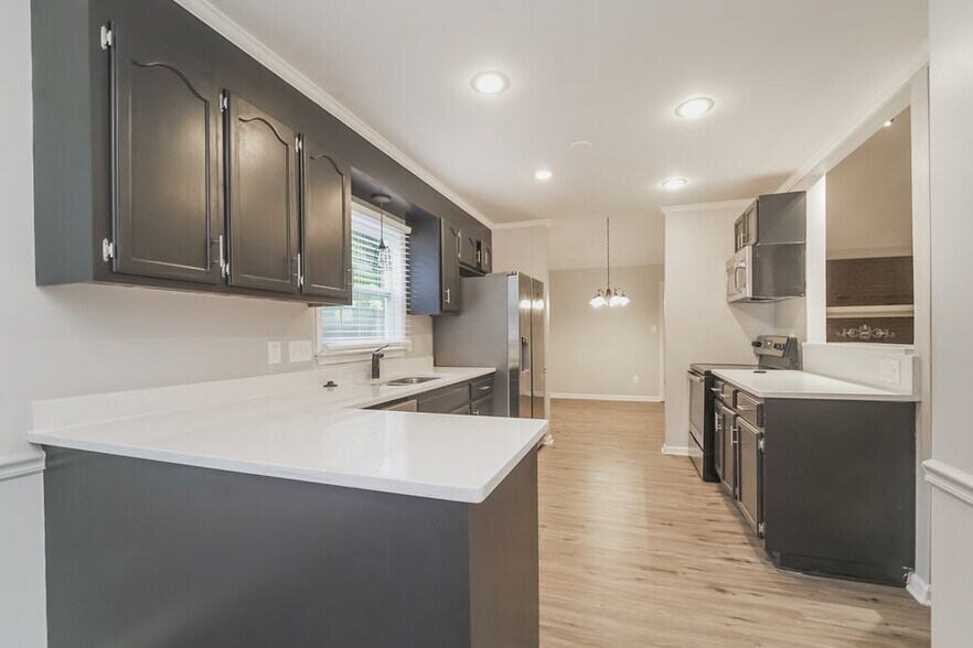 Building Photo - 7317 Rockwood Forest Ln
