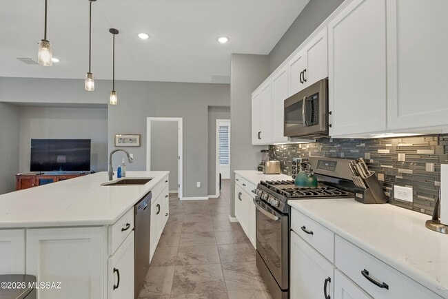 Building Photo - 39589 S Summerwood Dr