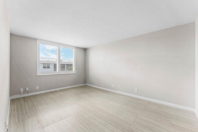 Building Photo - 2004 S Federal Hwy