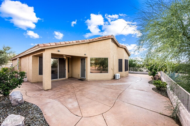 Building Photo - 6620 Front Nine Dr