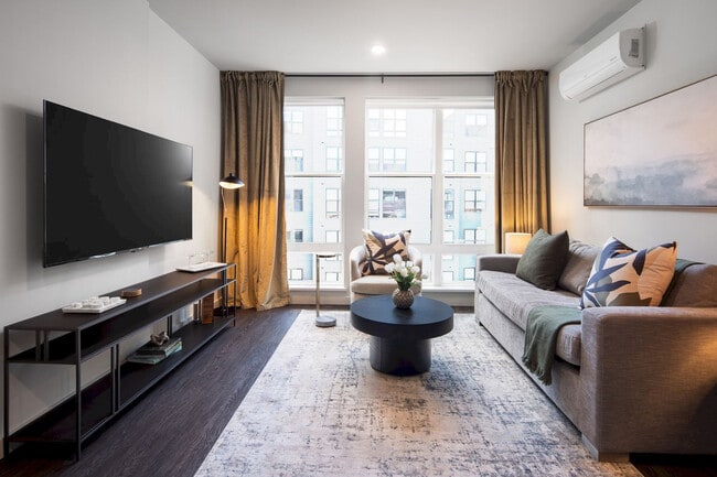 Building Photo - 150 Broad St