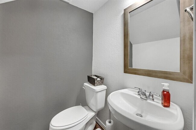 Building Photo - 12822 Ilderton Dr