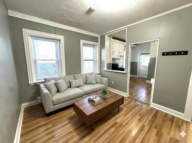 Building Photo - 1076 Washington St