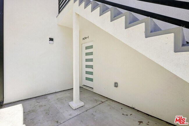 Building Photo - 1434 Beverwil Dr