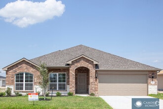Building Photo - 745 Cyrus St