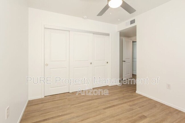 Building Photo - 6077 N 60th Ave