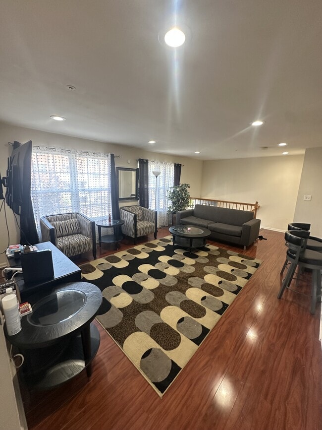 Building Photo - 67 US-1