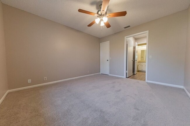 Building Photo - 673 Augusta Rd