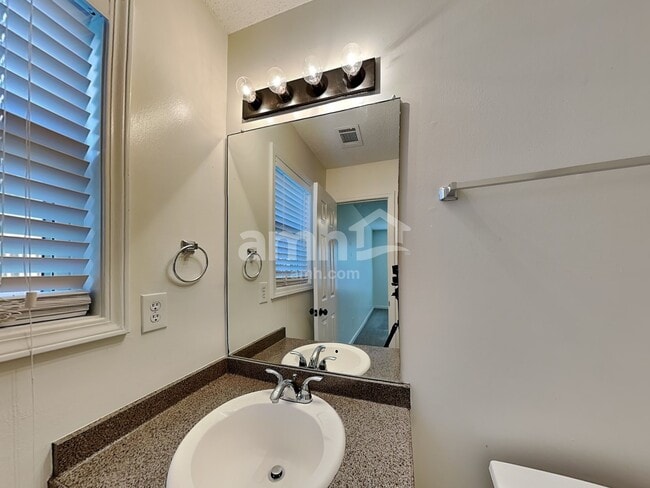 Building Photo - 415 Lokeys Ridge Rd