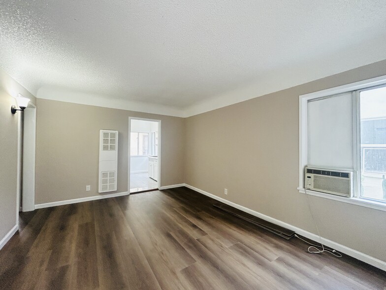 Building Photo - 14210 Sylvan St