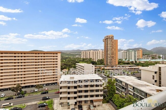 Building Photo - 3020 Ala Napuaa Pl