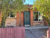 Building Photo - 3050 N Cherry Ave