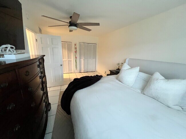 Building Photo - 3021 Albatross Rd