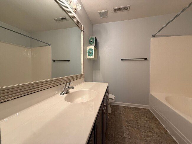 Building Photo - 5994 Fox Point Cir