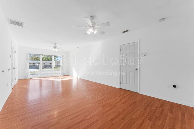 Building Photo - 6303 Delaware Ave