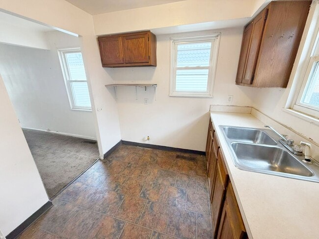 Building Photo - 4212 Wetzel Ave