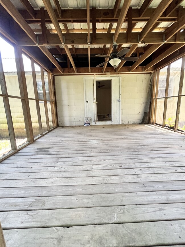 Building Photo - 621 N 28th Ave
