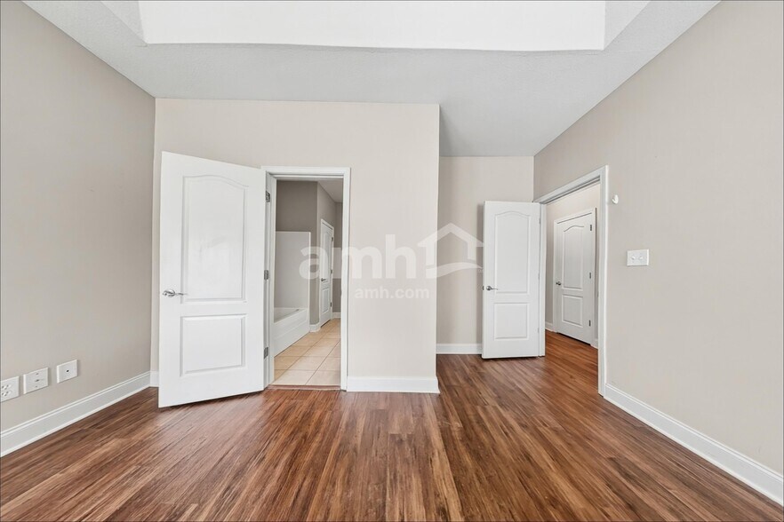 Building Photo - 6827 Harvest Grove Ln