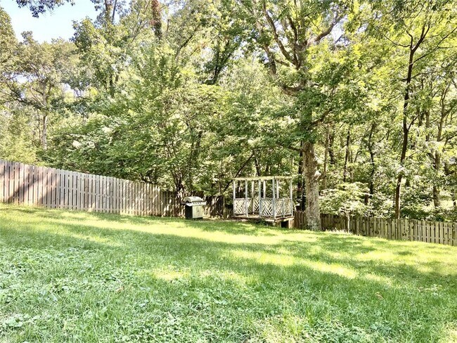 Building Photo - 7 Evesham Ln