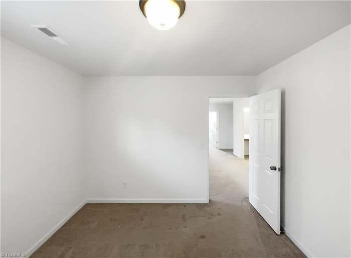 Building Photo - 2102 Longburn Dr