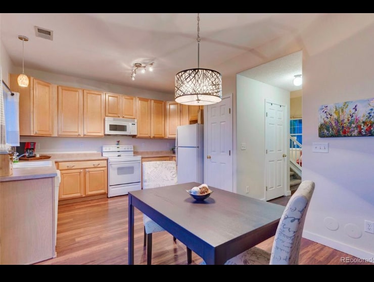 Building Photo - 15949 Longford Dr
