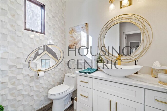 Building Photo - Breathtaking Luxury Custom Rental in Guard Gated Serrano Golf Community!!