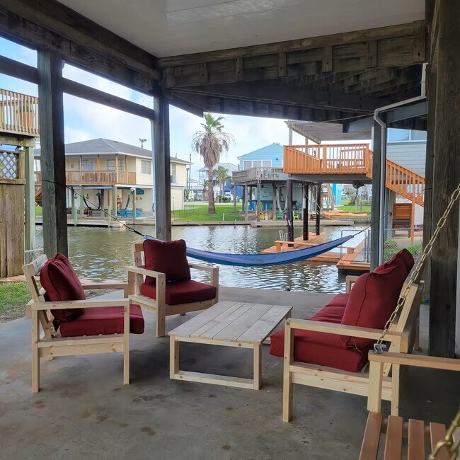 Building Photo - 22101 Lampasas Dr