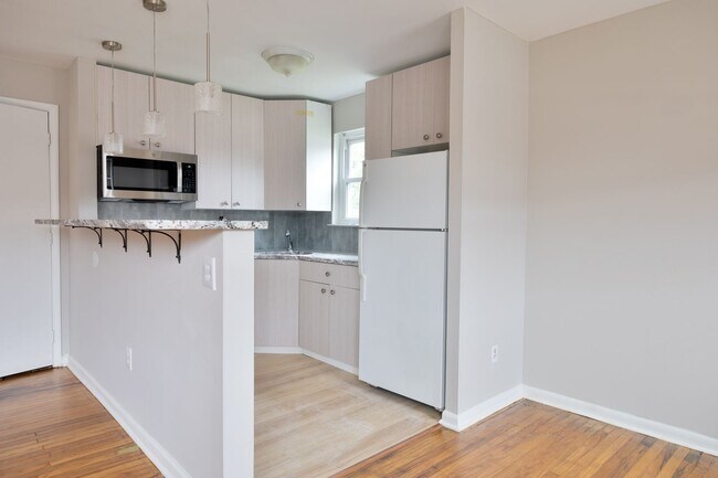 Building Photo - 12526 Biscayne Dr