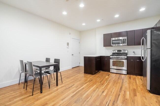 Interior Photo - Little Greenery