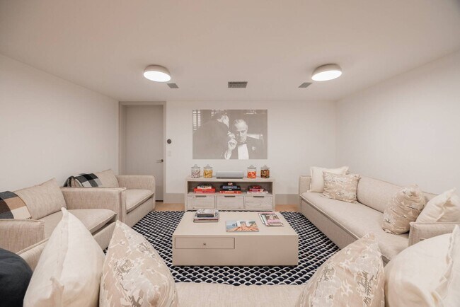 Building Photo - 492 Abrahams Path