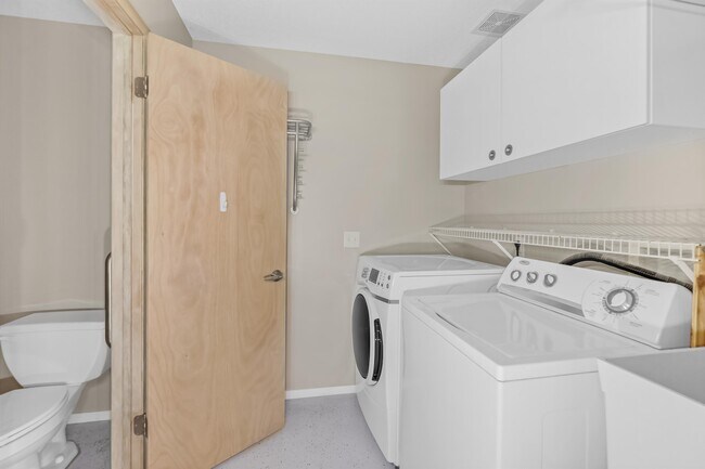 Building Photo - 15612 Float Ct