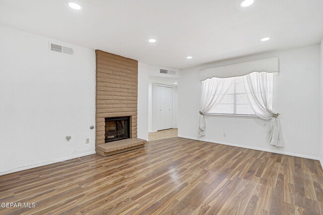 Building Photo - 3223 Isla Morada Dr