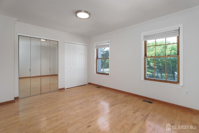 Building Photo - 357 Hadleigh Ln